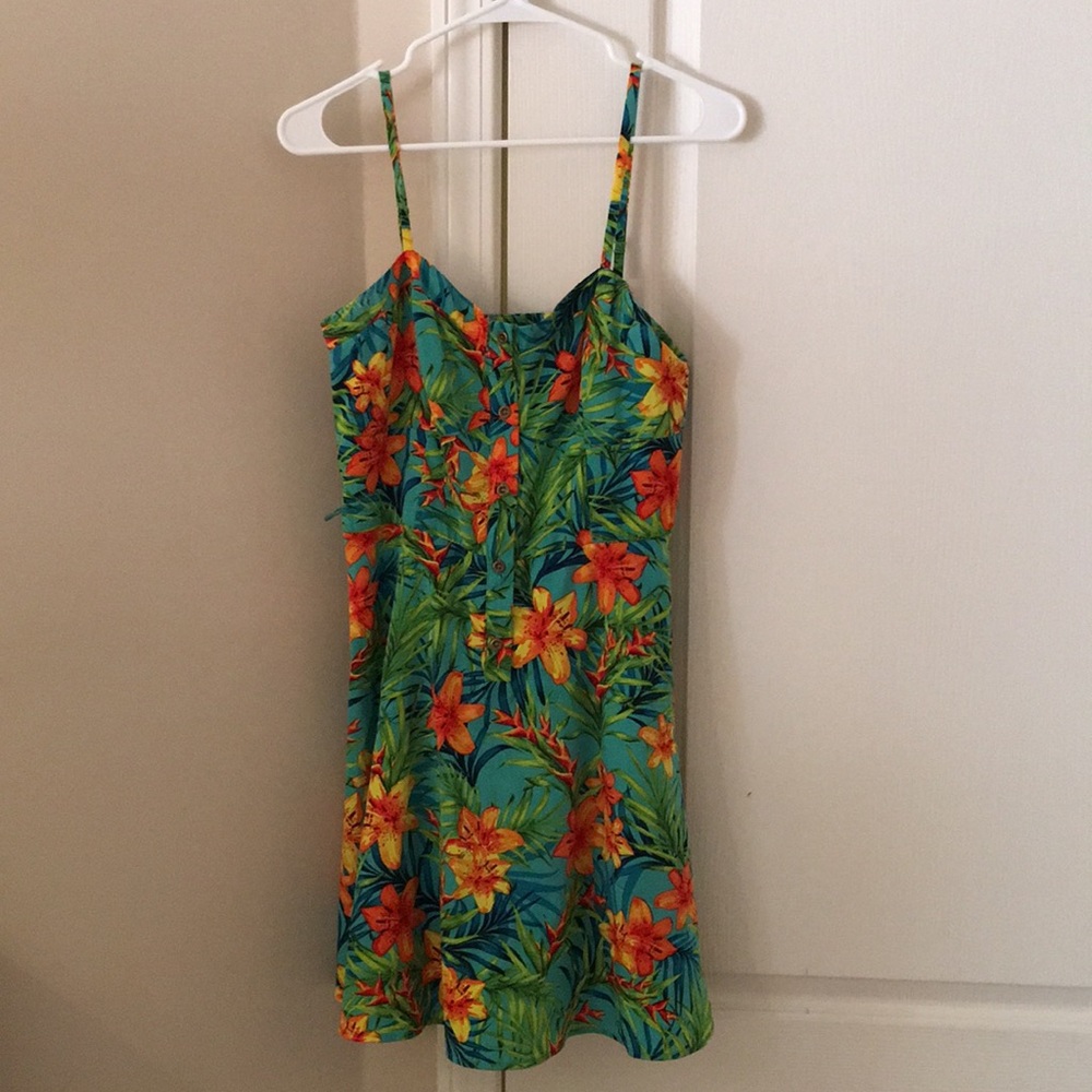 Hawaii-patterned sundress
